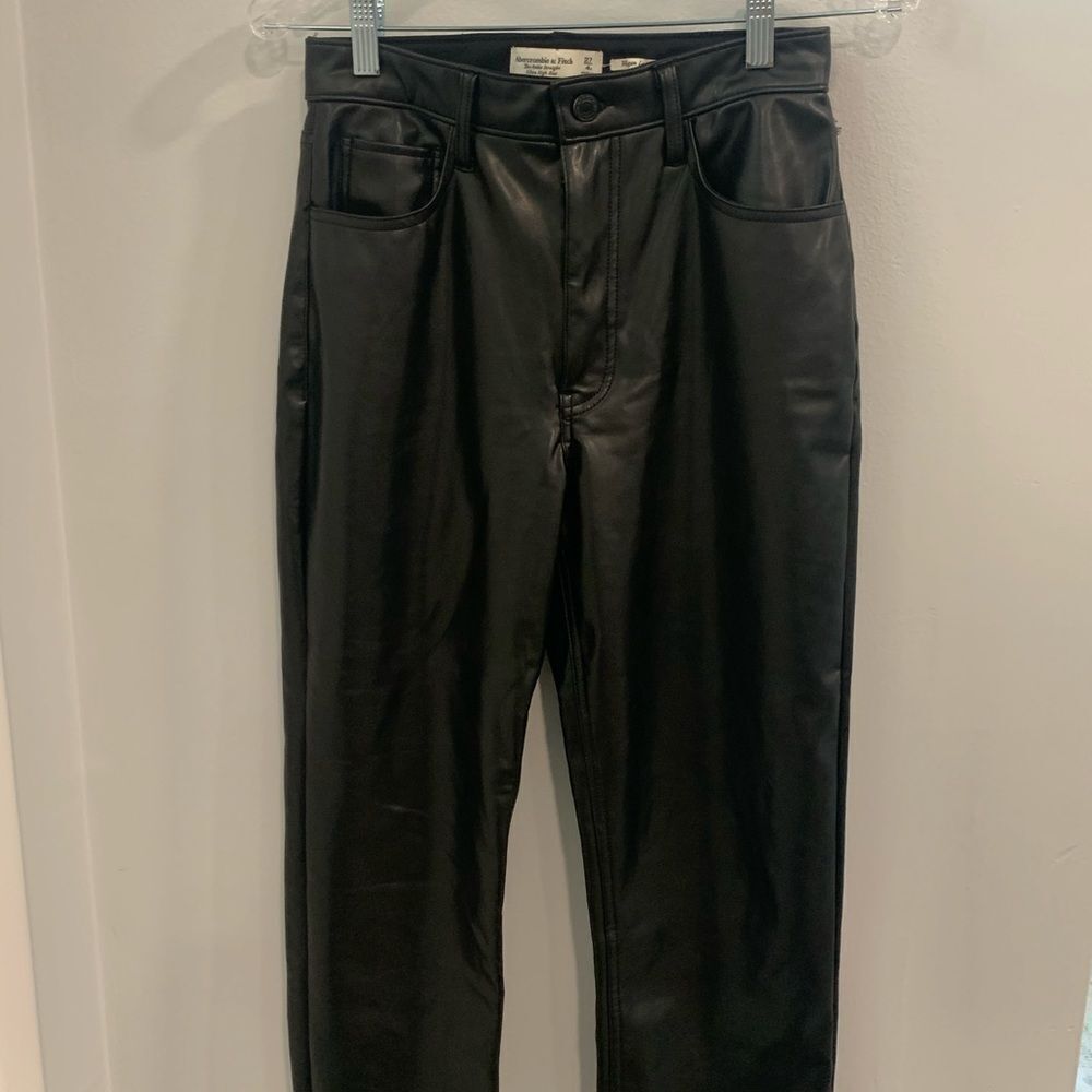 Abercrombie & Fitch Black Straight Ankle Leg faux pant with Sleek Finish - Picture 3 of 14